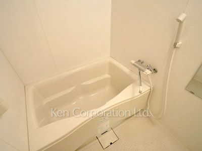 Bath ※Photo of the same layout on 13 floor. Decoration and fixture may differ.