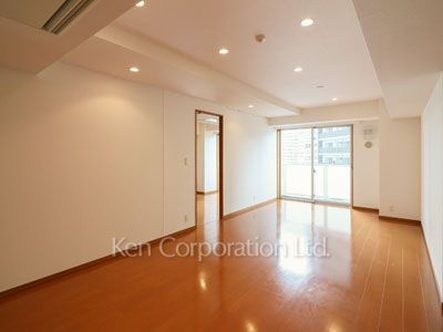 Living-Dining ※Photo of the same layout on 6 floor. Decoration and fixture may differ.