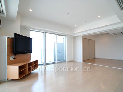 Living-Dining ※Photo of the same layout on 19 floor. Decoration and fixture may differ.