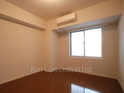 Bedroom ※Photo of the same layout on 12 floor. Decoration and fixture may differ.
