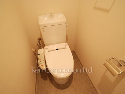 Lavatory ※Photo of the same layout on 12 floor. Decoration and fixture may differ.