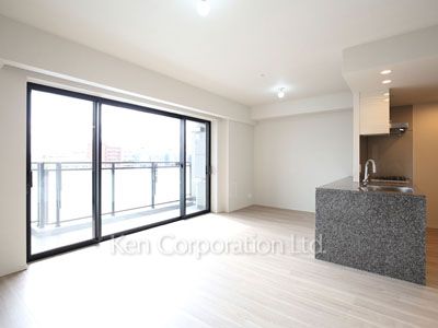 Living-Dining ※Photo of the same layout on 5 floor. Decoration and fixture may differ.