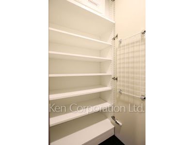 Closet ※Photo of the same layout on 5 floor. Decoration and fixture may differ.