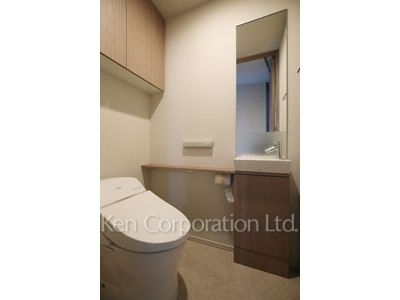 Lavatory ※Photo of the same layout on 5 floor. Decoration and fixture may differ.