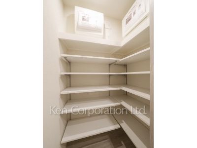 Closet ※Photo of the same layout on 10 floor. Decoration and fixture may differ.