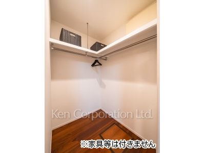 Walk-In Closet ※Unfurnished