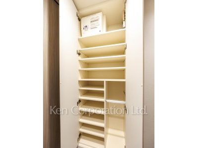 Shoes Closet