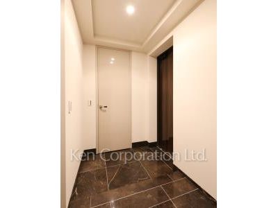 Entrance ※Photo of the same layout on 6 floor. Decoration and fixture may differ.