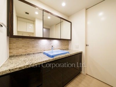Powder Room