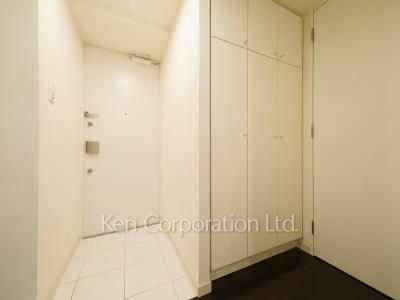 Entrance ※Photo of the same layout on 1 floor. Decoration and fixture may differ.