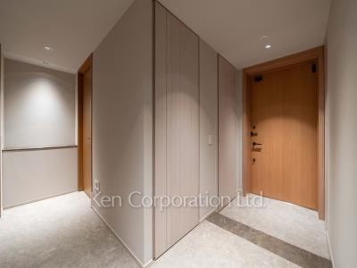 Entrance ※Photo of the same layout on 2 floor. Decoration and fixture may differ.