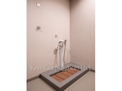 Foot shower for pet